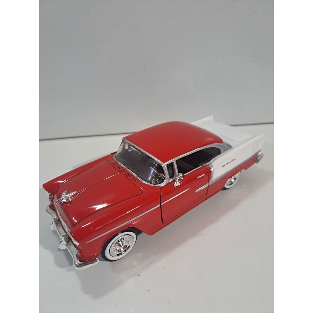 Motor Max 1:24 Die Cast 1955 Chevrolet Bel Air 2dr. Non Post